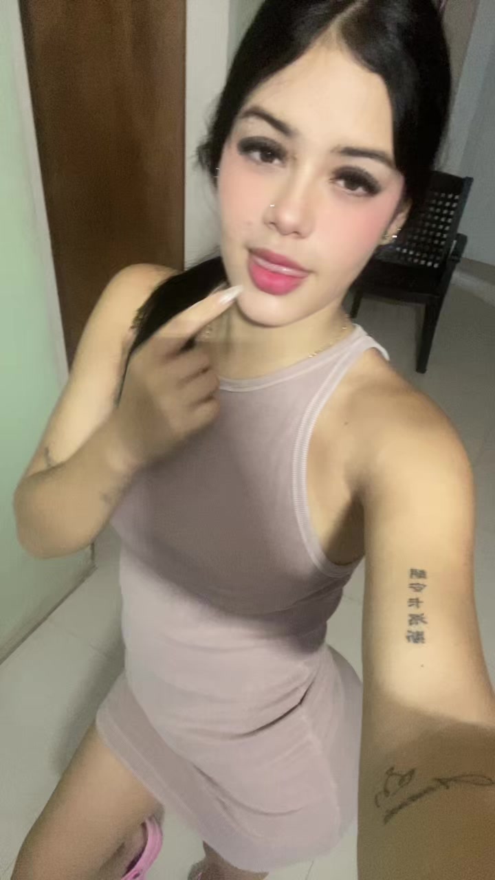 @👸🏻❤️&zwj;🔥