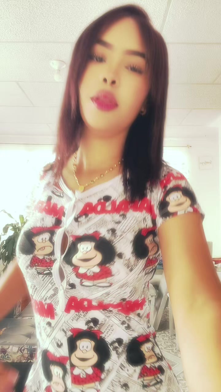@whoisAna._