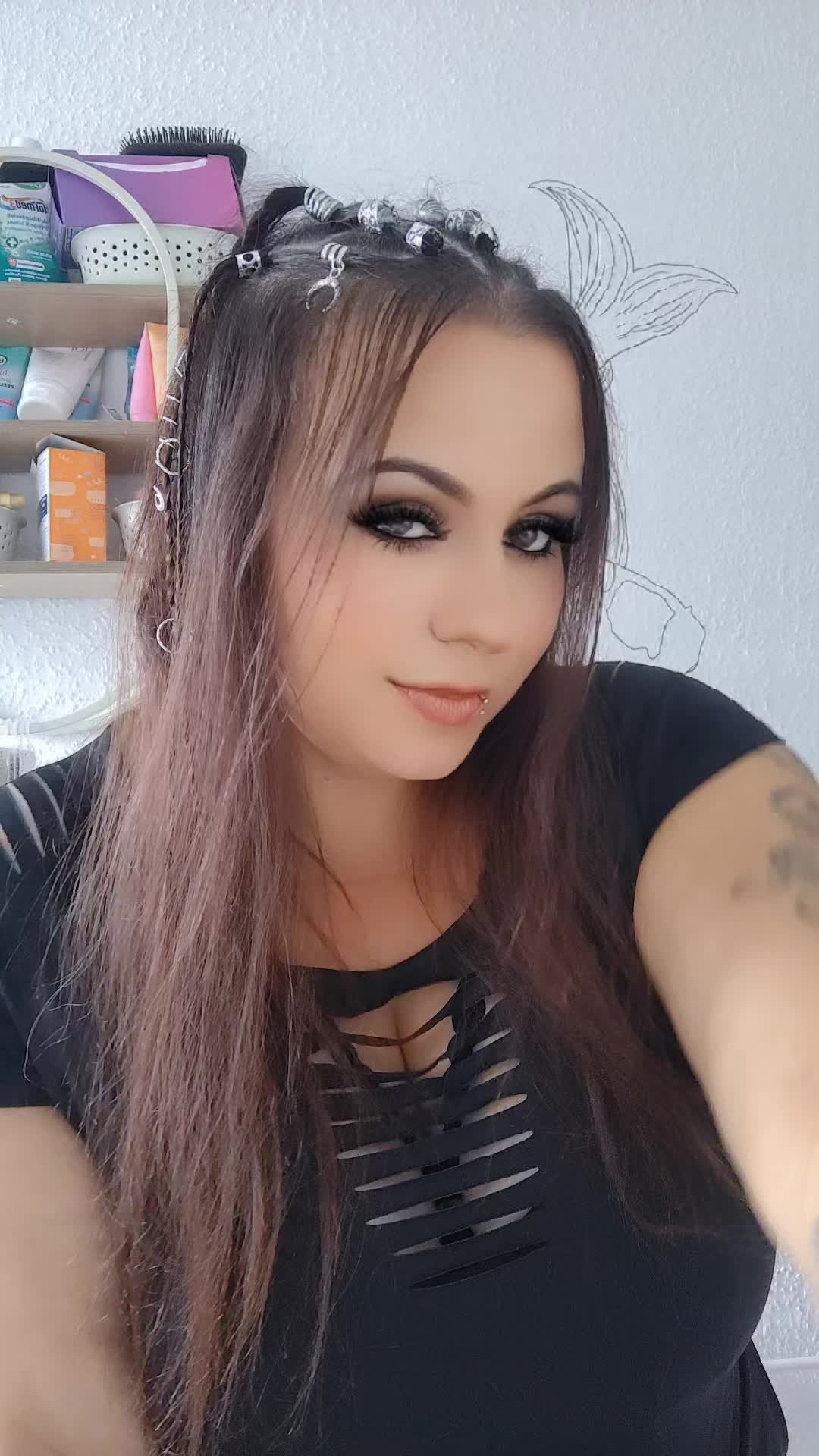 @bellaleiin