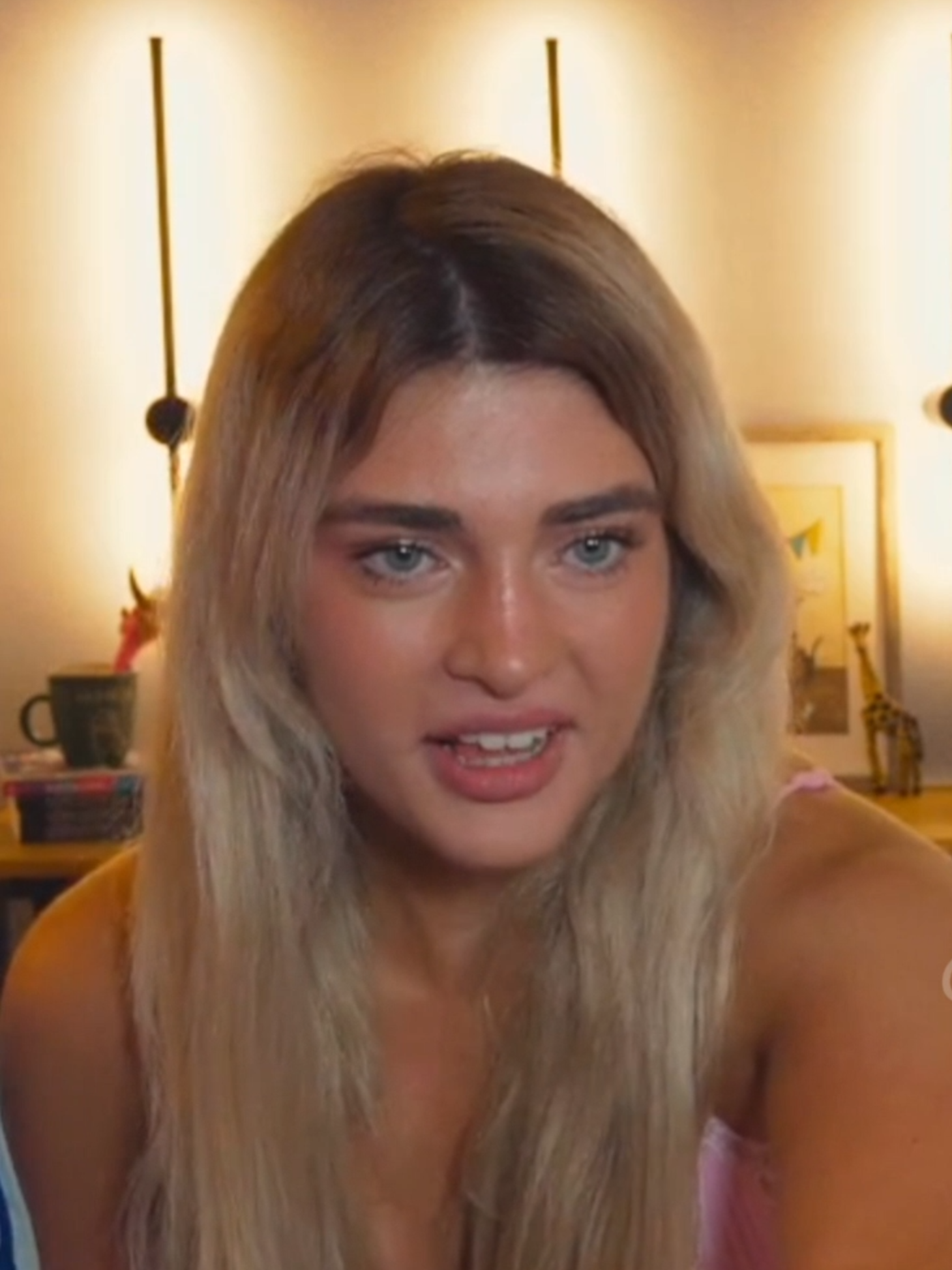 @𝐑𝐎𝐋𝐎 𝐋𝐎𝐏𝐄𝐙