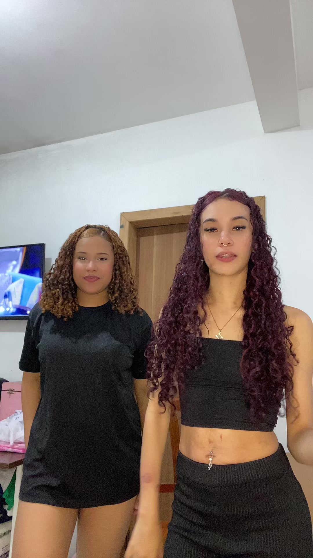 @carolainevitoria
