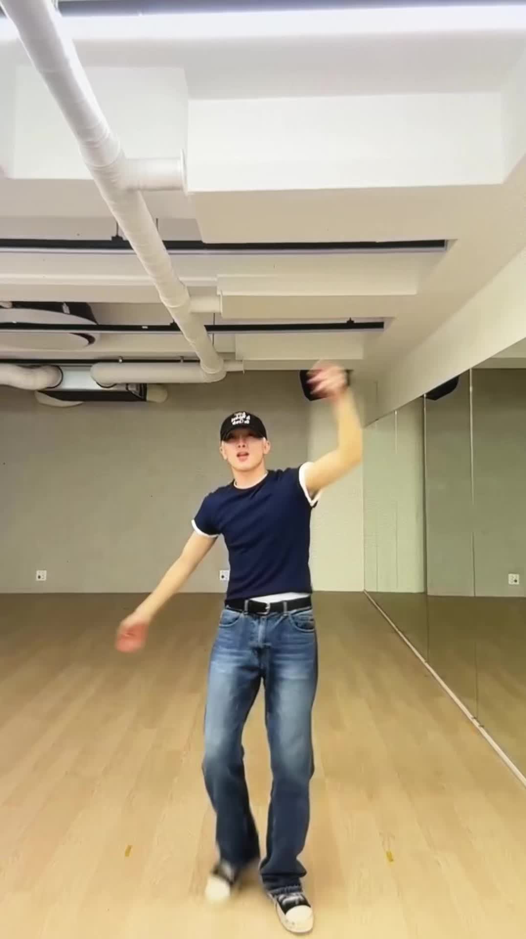 @ꜱᴋʏʟᴀɴᴅᴠɪᴀʟᴀᝰ.ᐟ