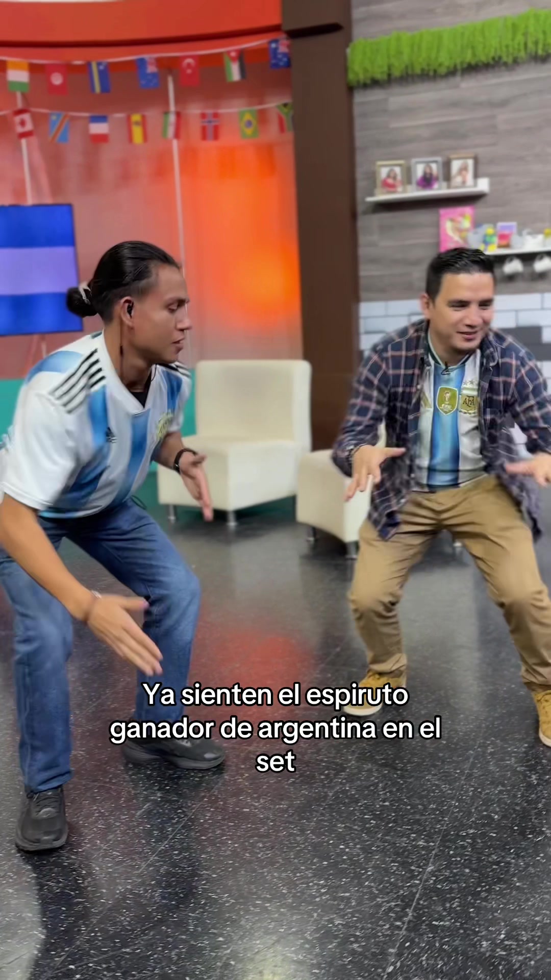 @HolaElSalvadorsv