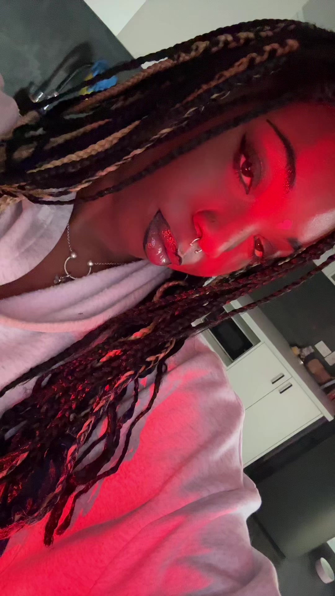 @🖤