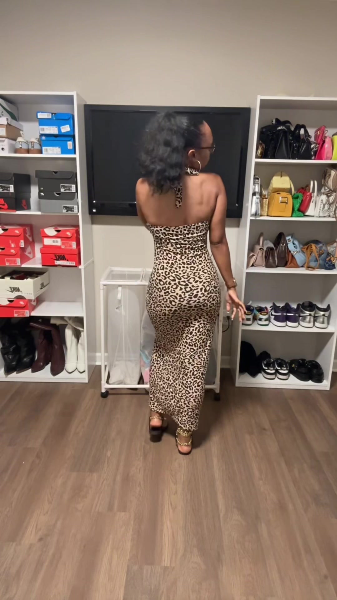 @Sharie_Monet