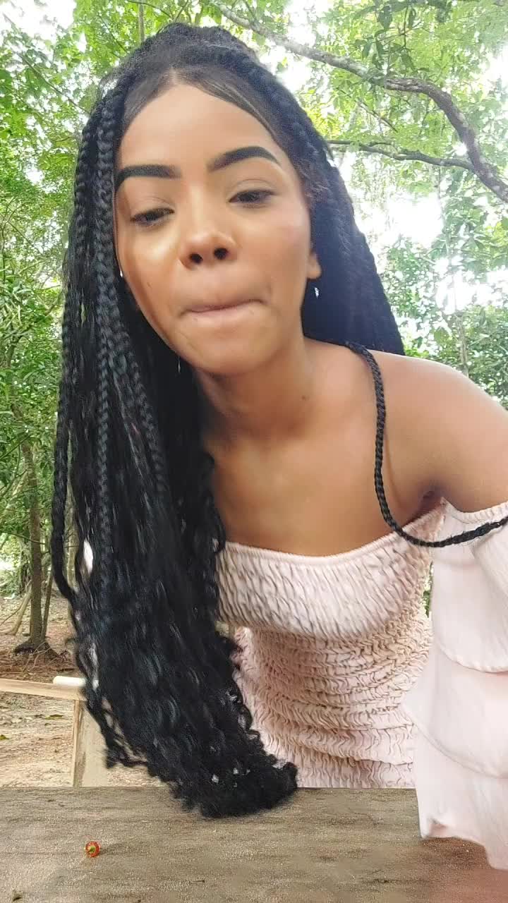 @Emanu_elle