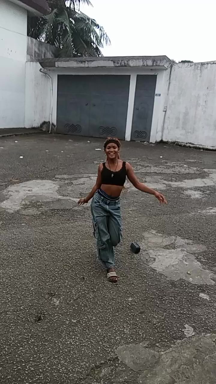 @Tchaniss.spam4