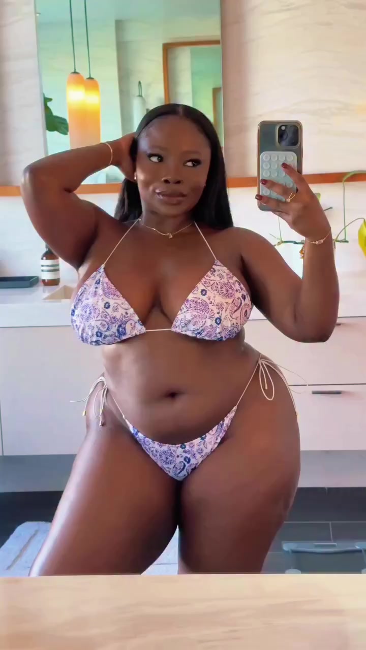 @whatabombshell