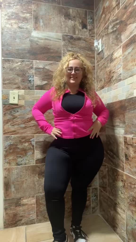 @curvywithcake🍍🌈