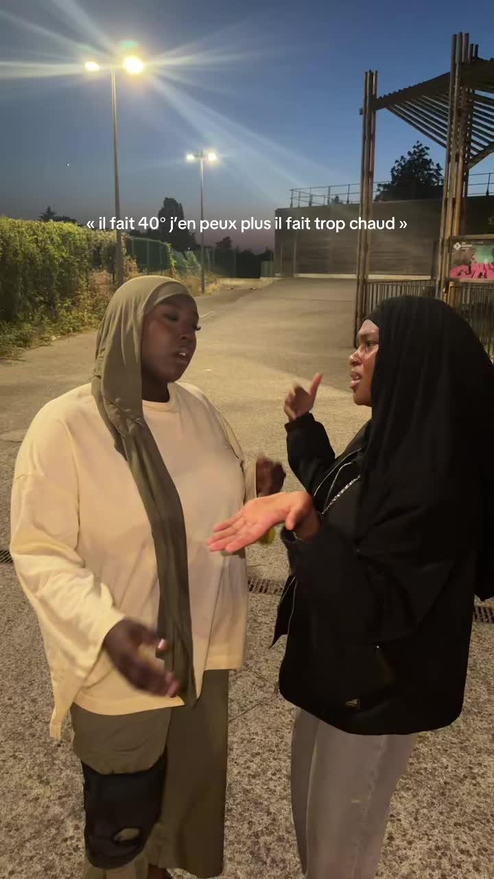 @nélia