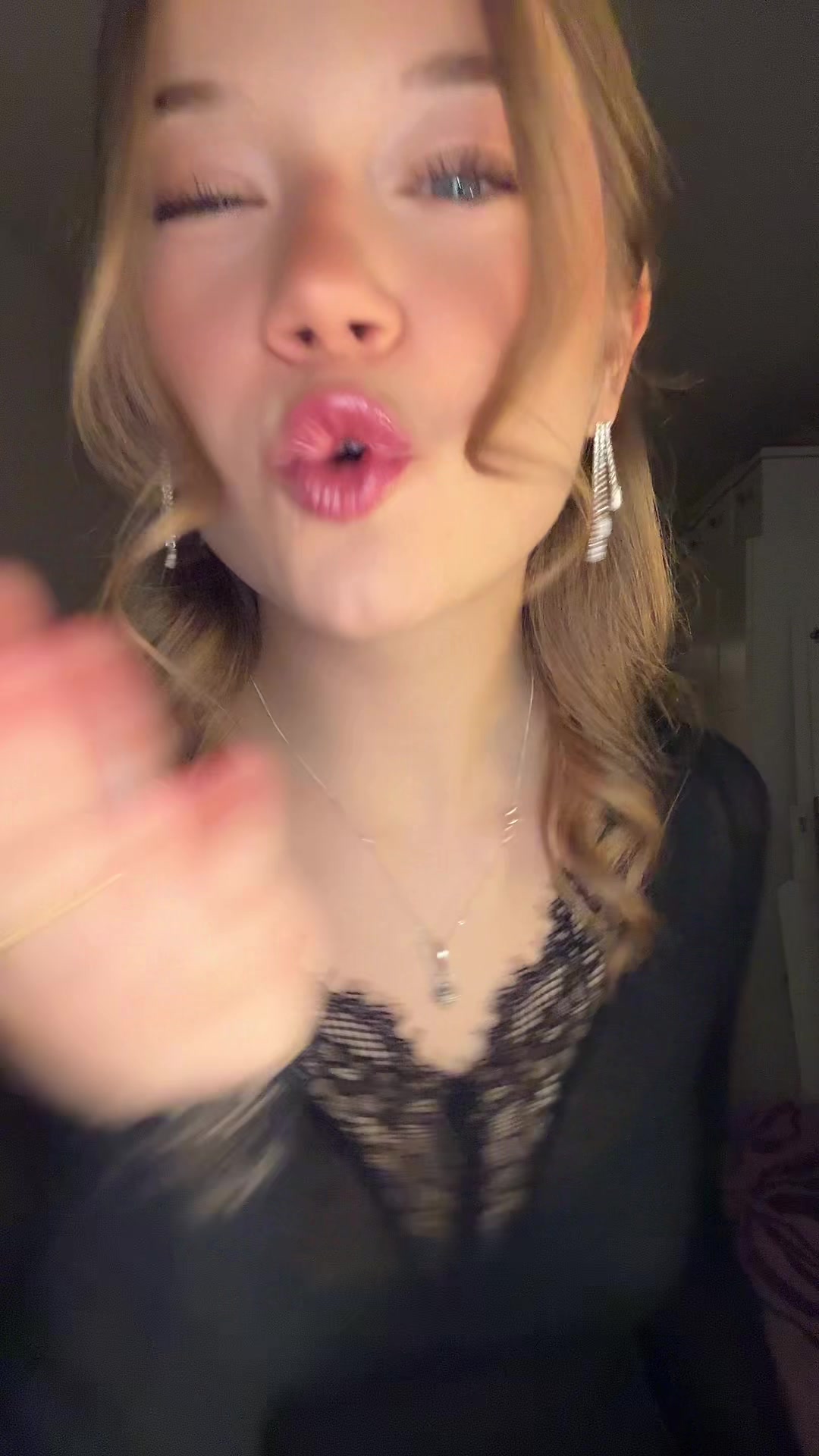 @miazoe.khl