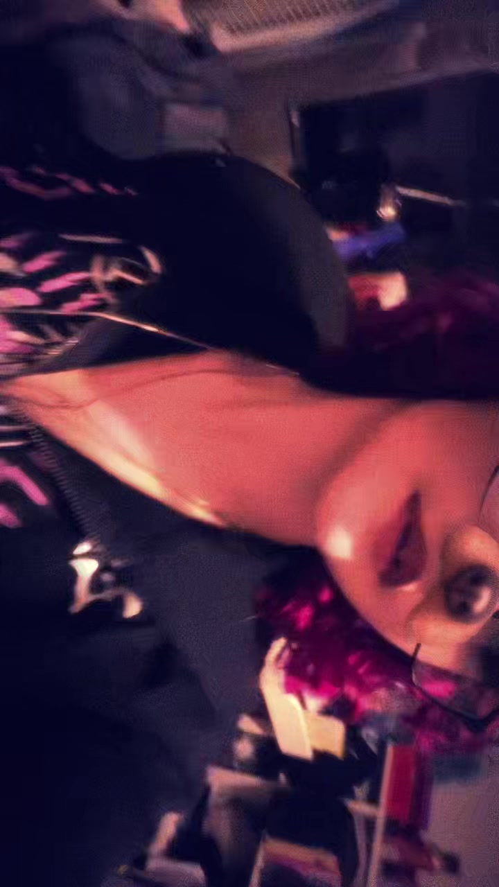 @Luna🤯