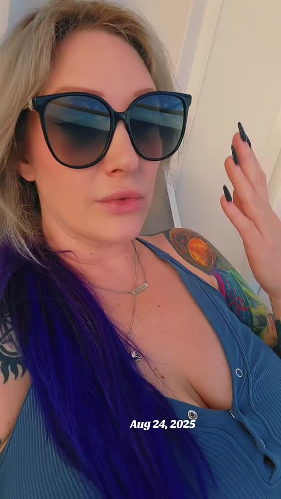 @TheMoistQueen &reg;️