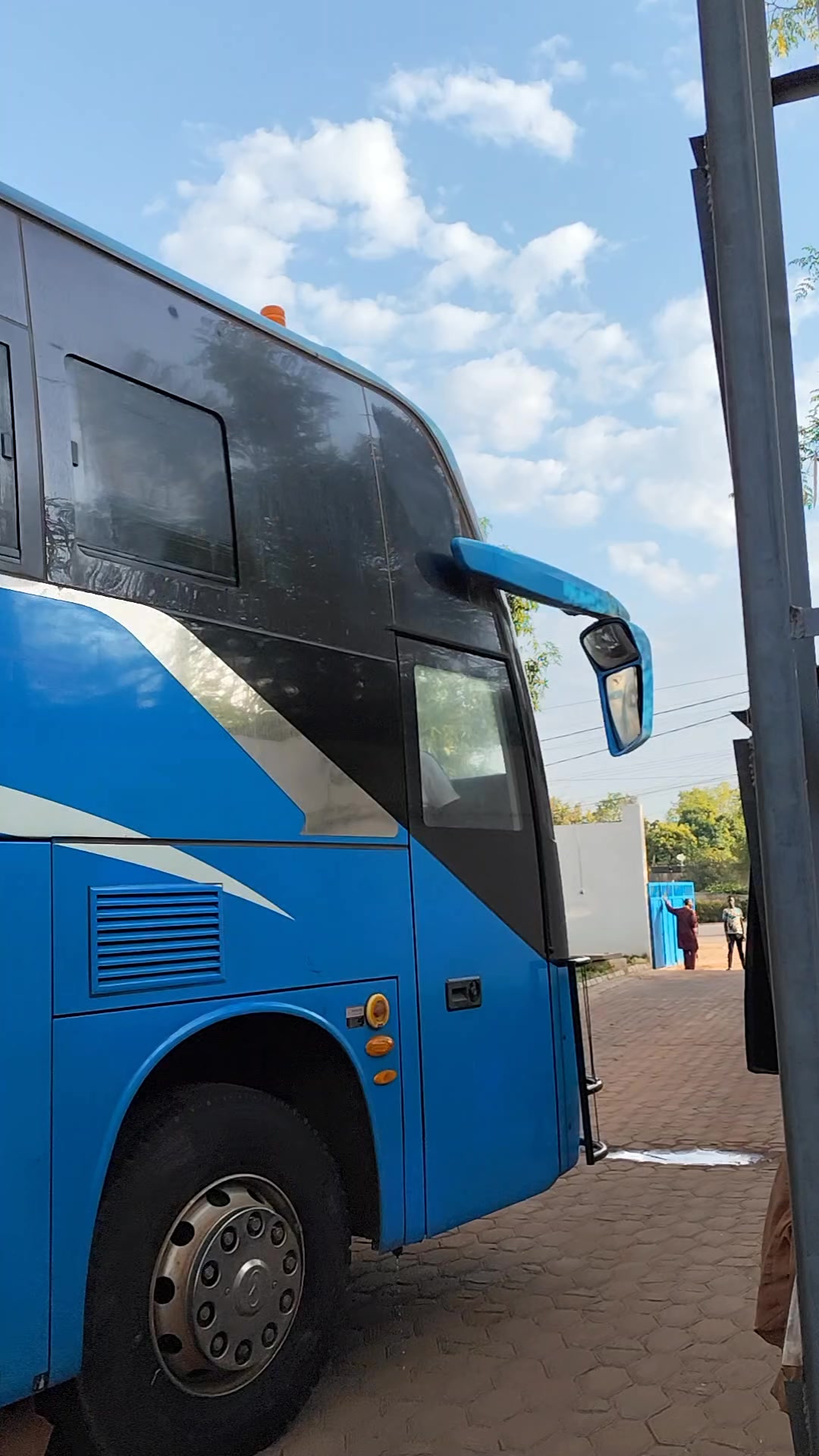 @H&eacute;l&egrave;na Transports