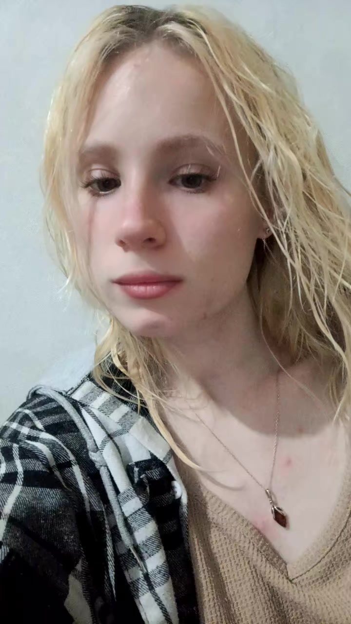 @Анютки🌛