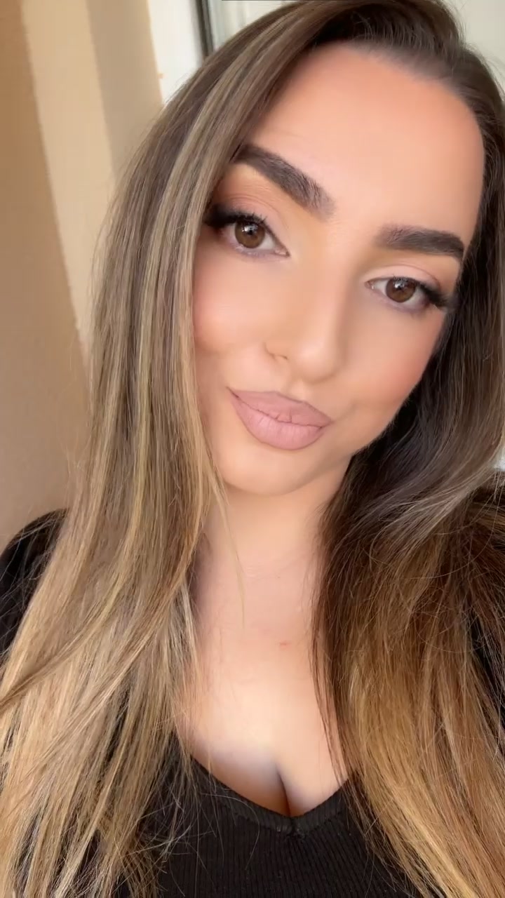 @Dina🌸