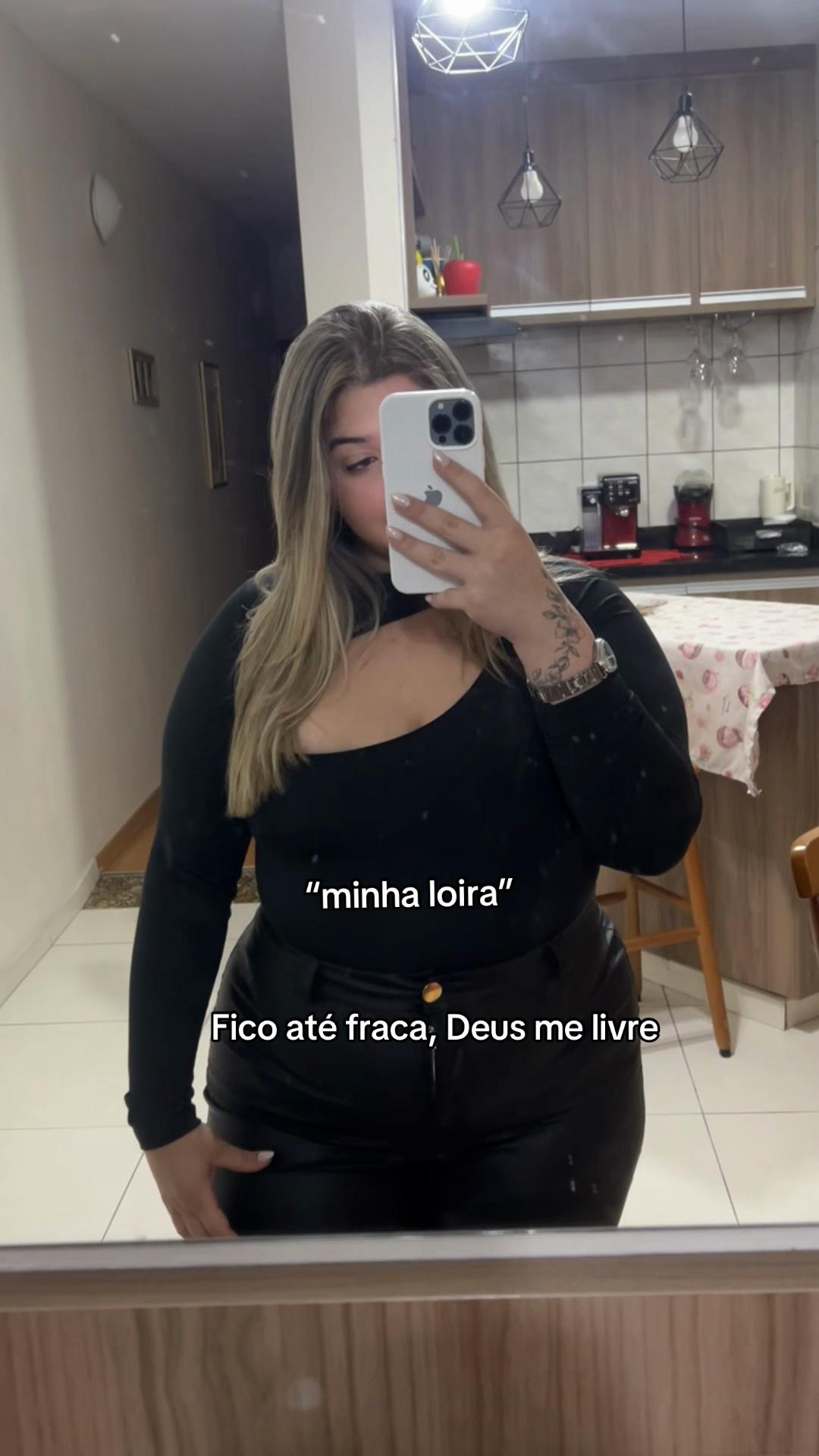 @_nicollysants