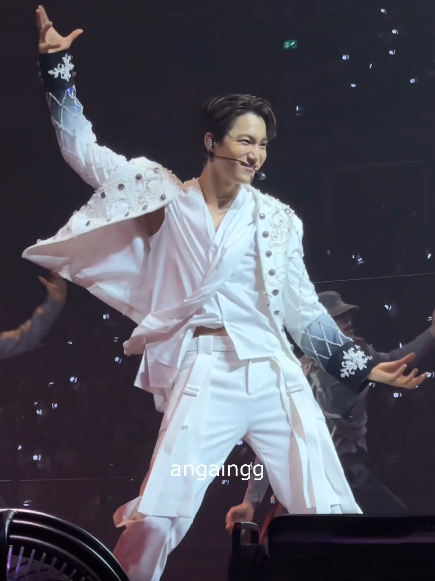 @acervo kim jongin