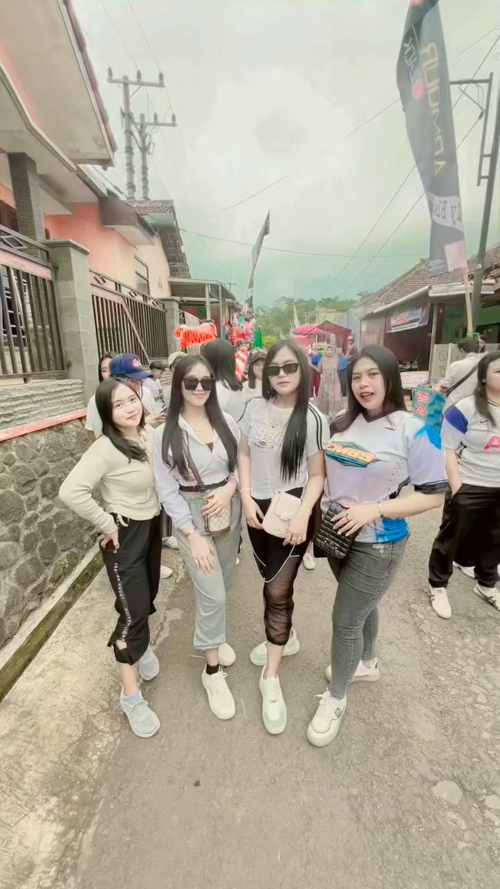 @Apriliaaaa
