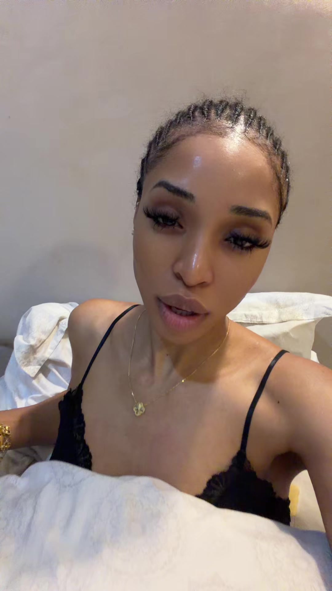 @Riri🦋
