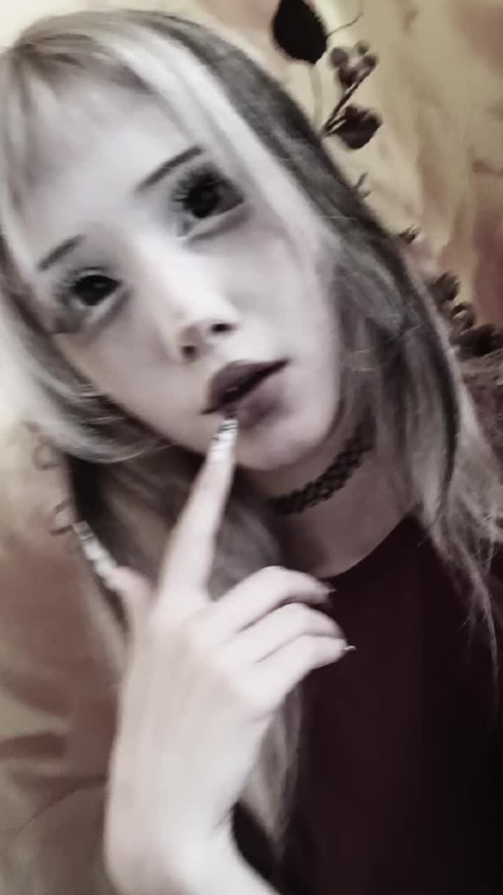 @✧･ﾟ: *✧･ﾟ:*