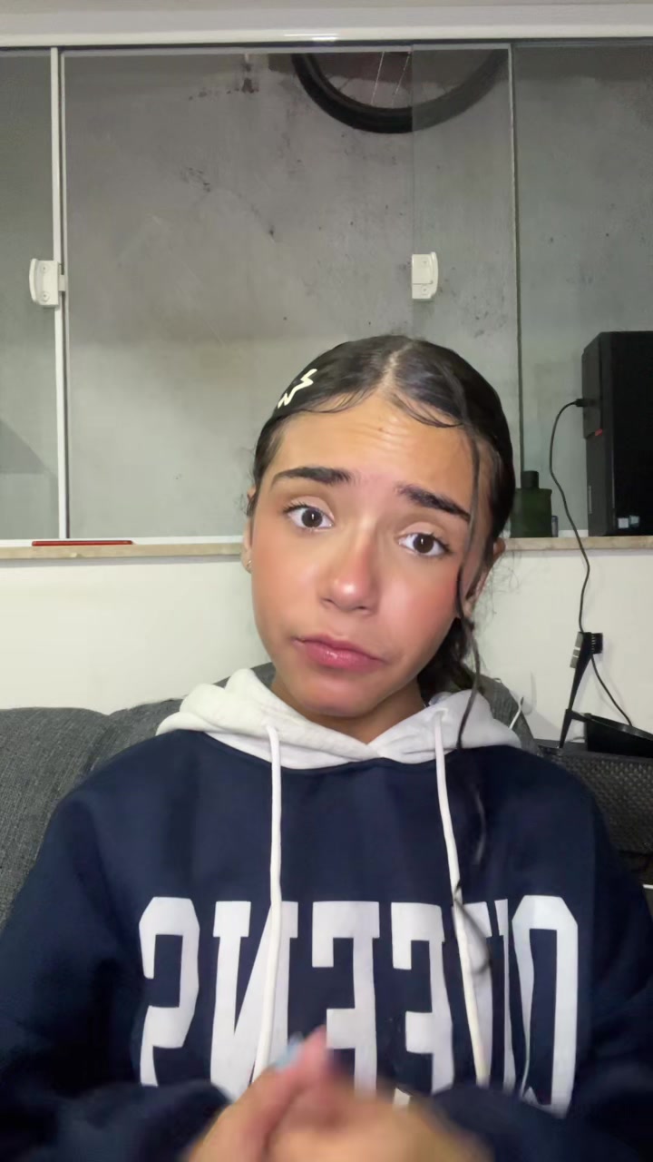 @larafamiliamadrona