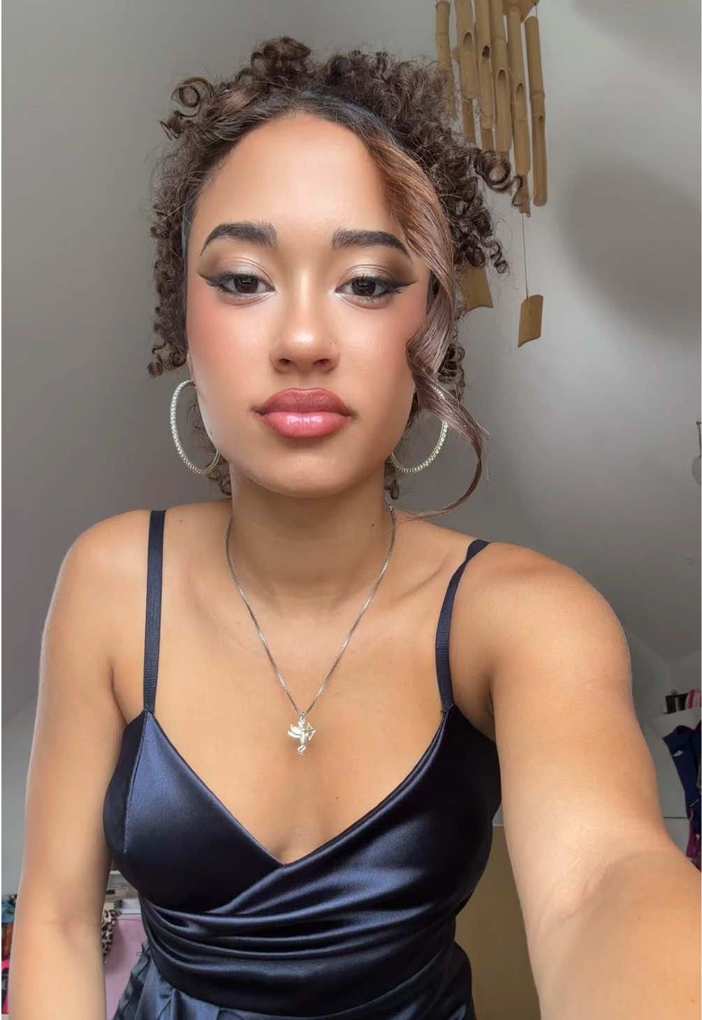 @𝑉𝑖𝑘𝑎