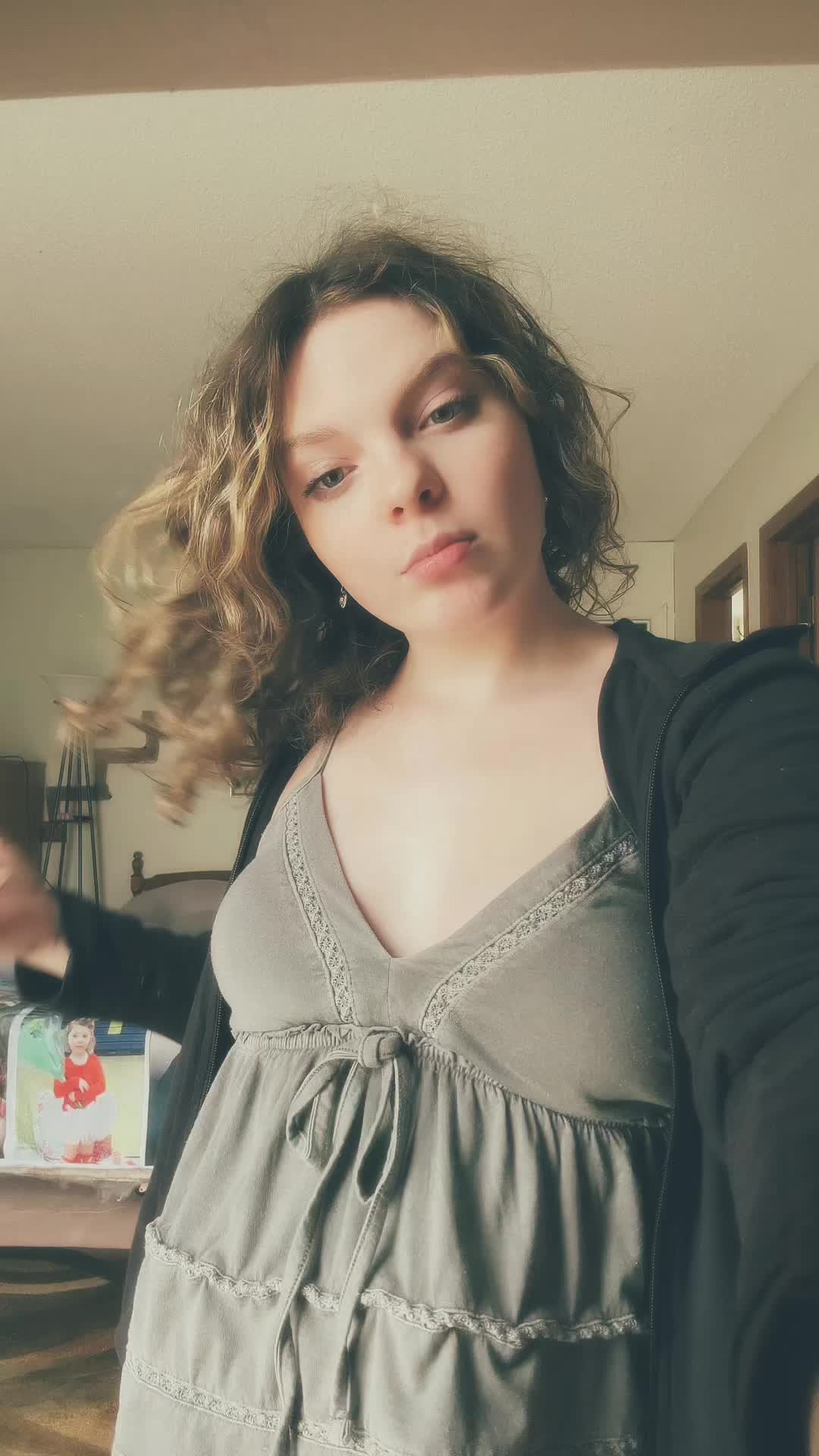 @User588436632