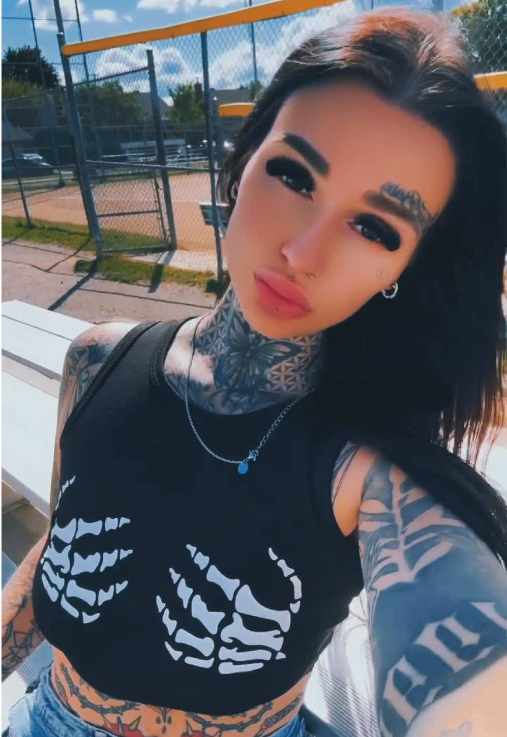 @Alexe🖤