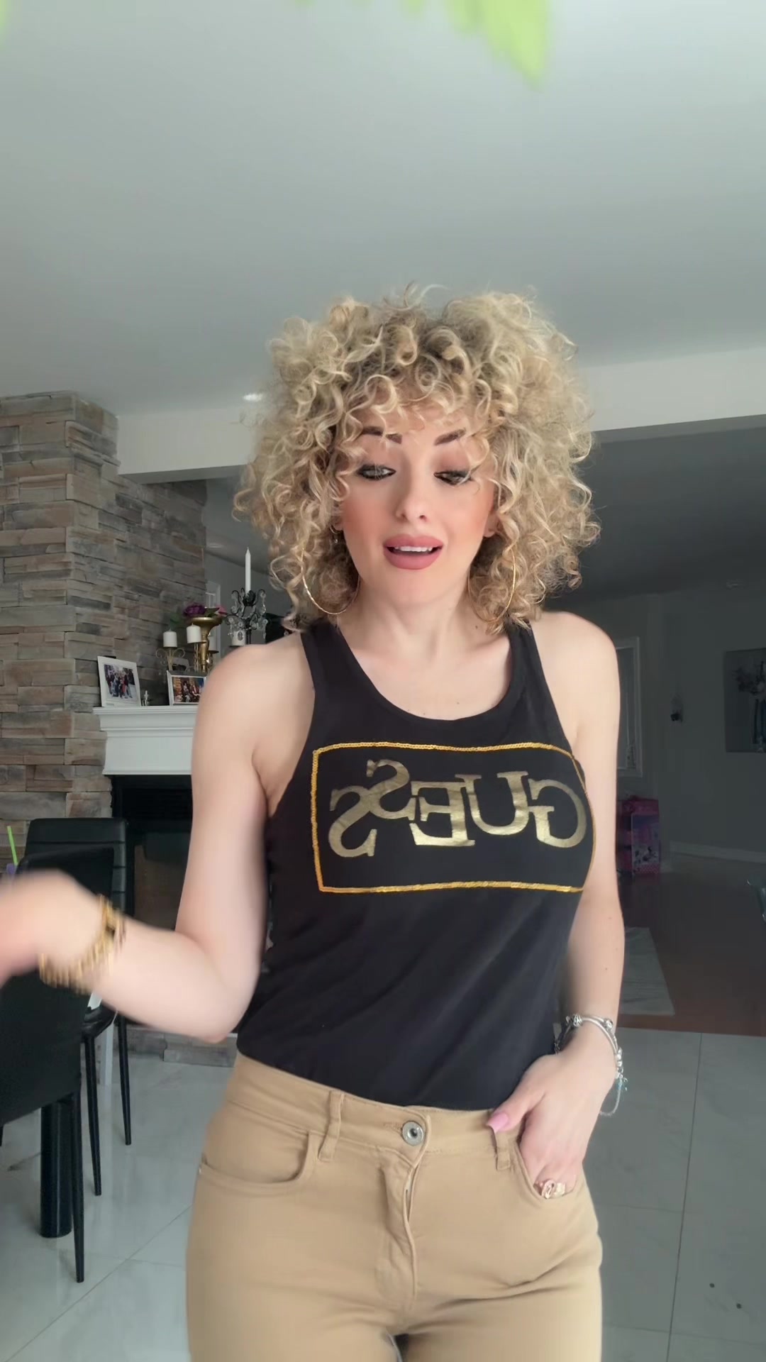 @_Sofia_