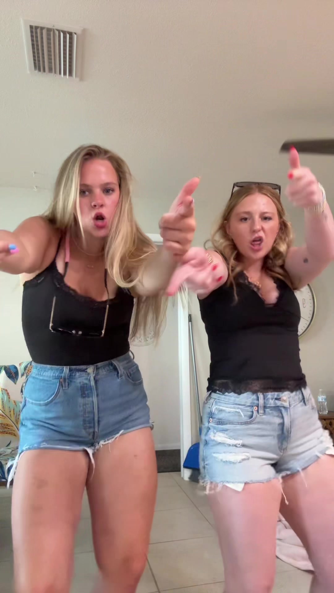 @sydneyikieferr