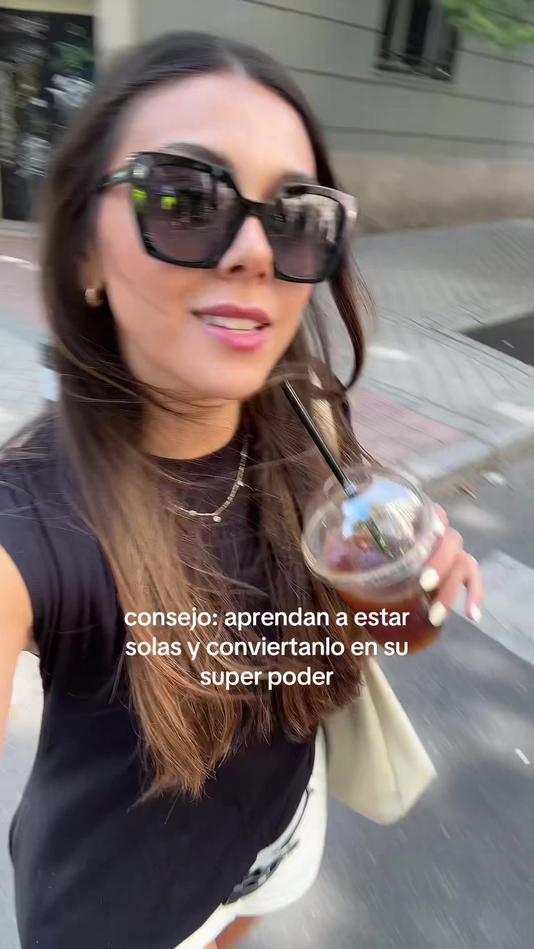 @adrianaleivaac