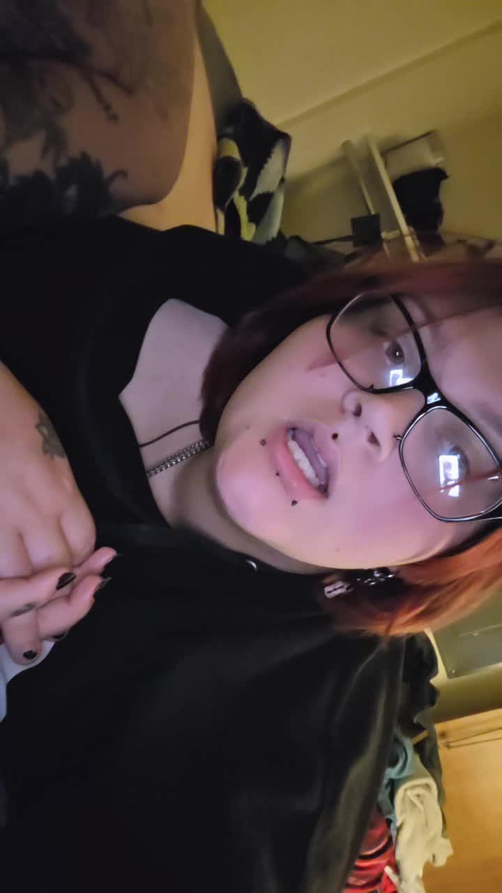 @damages_wifey