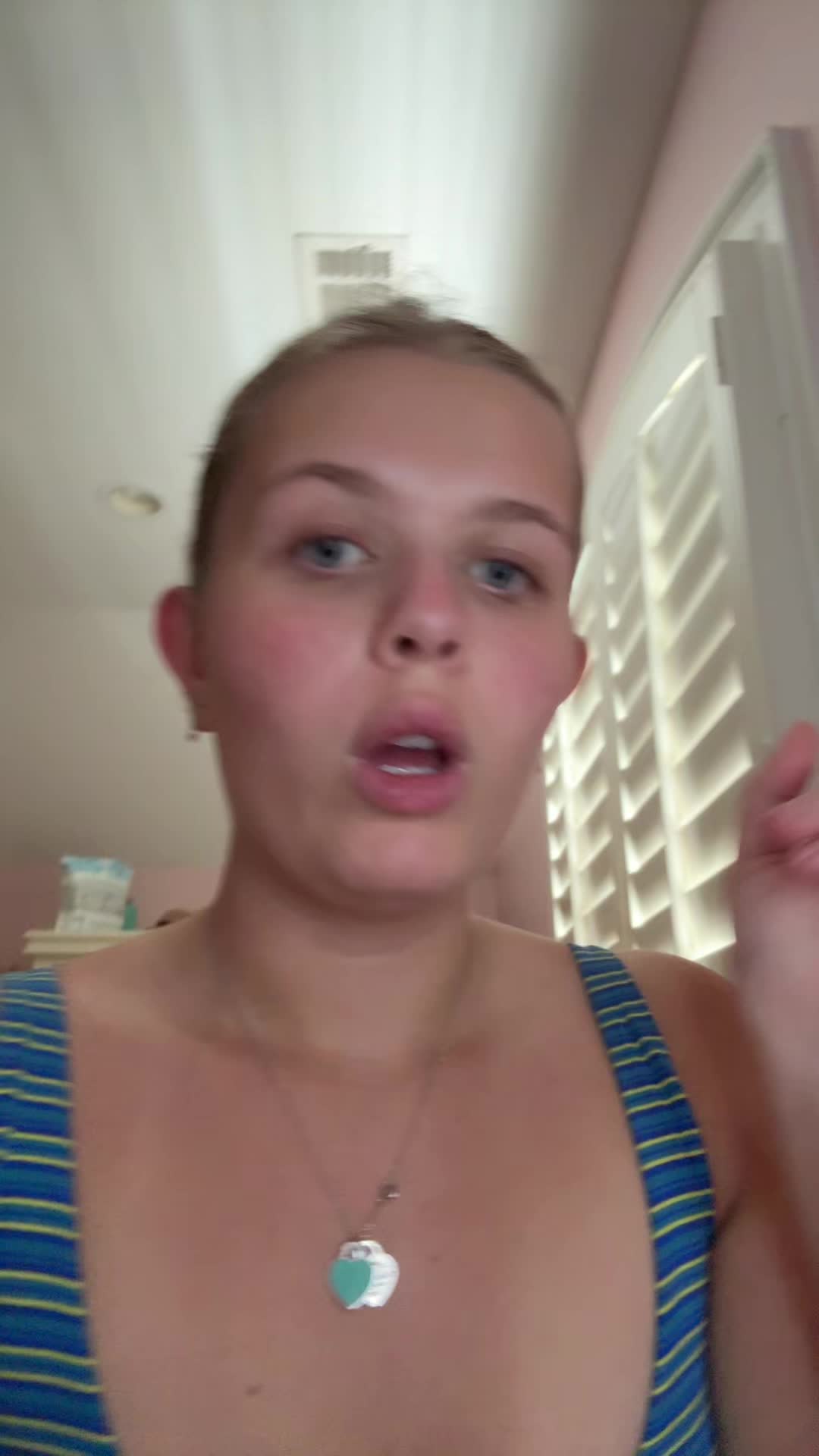 @temarosee_
