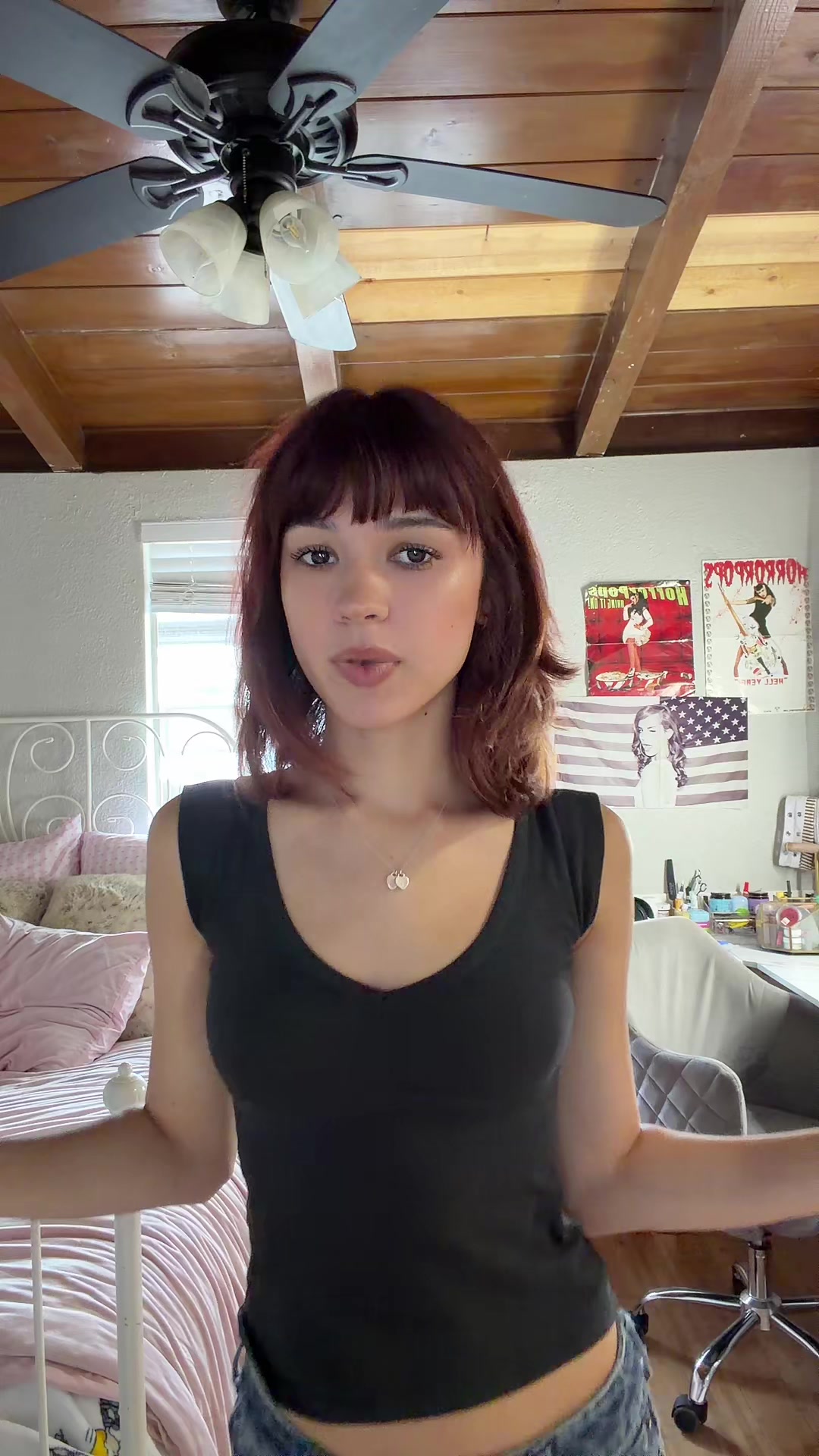 @halenaswrld