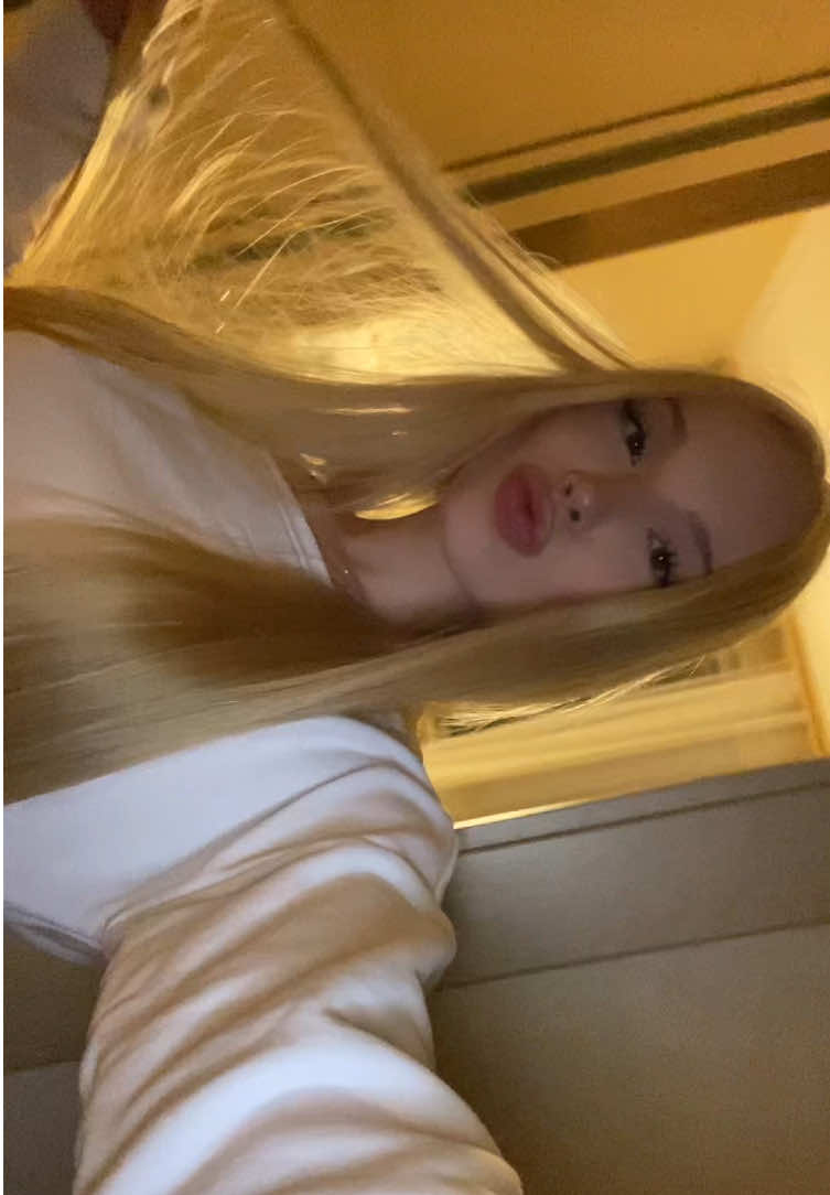 @vimolyyy