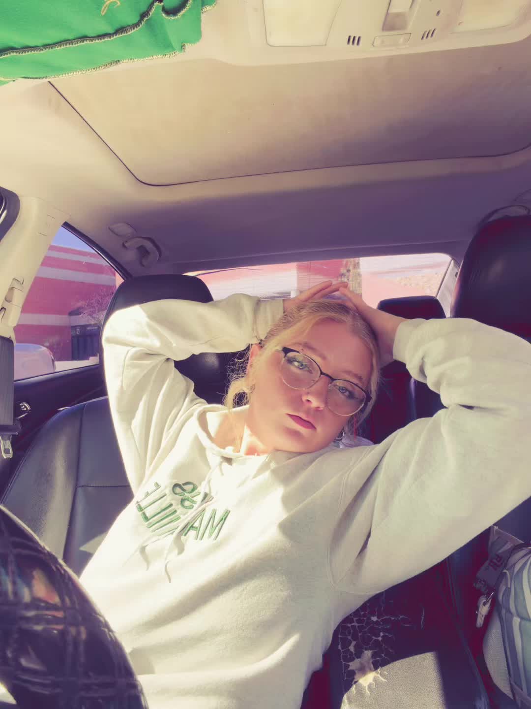 @lizmaxine2