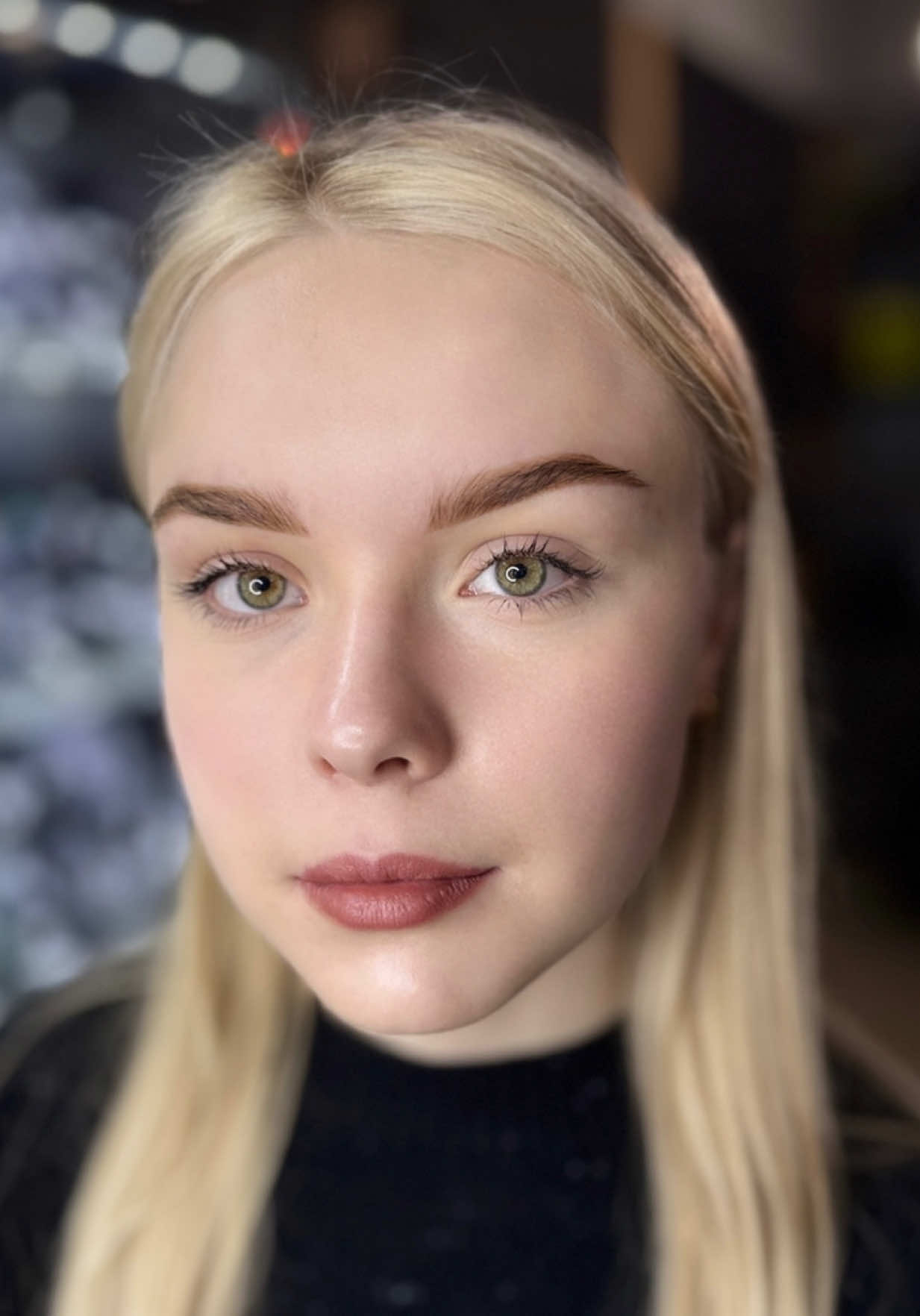 @elinabrows