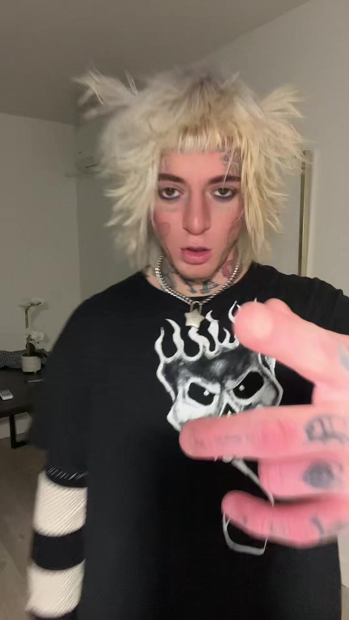 @★𝙝𝙚𝙡𝙡𝙤𝙠𝙞𝙩𝙩𝙮𝙗𝙤𝙞★