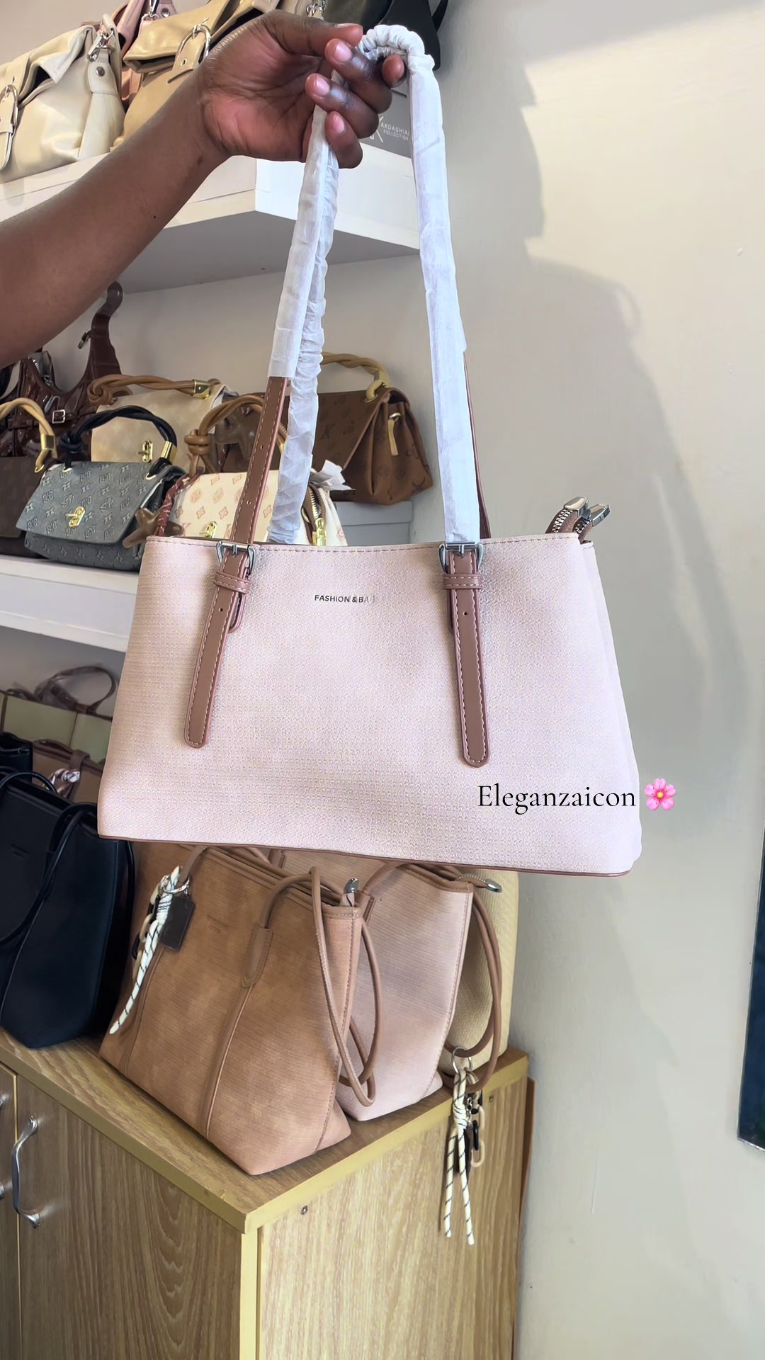 @ELEGANZAicon-jewelry/bag/heels