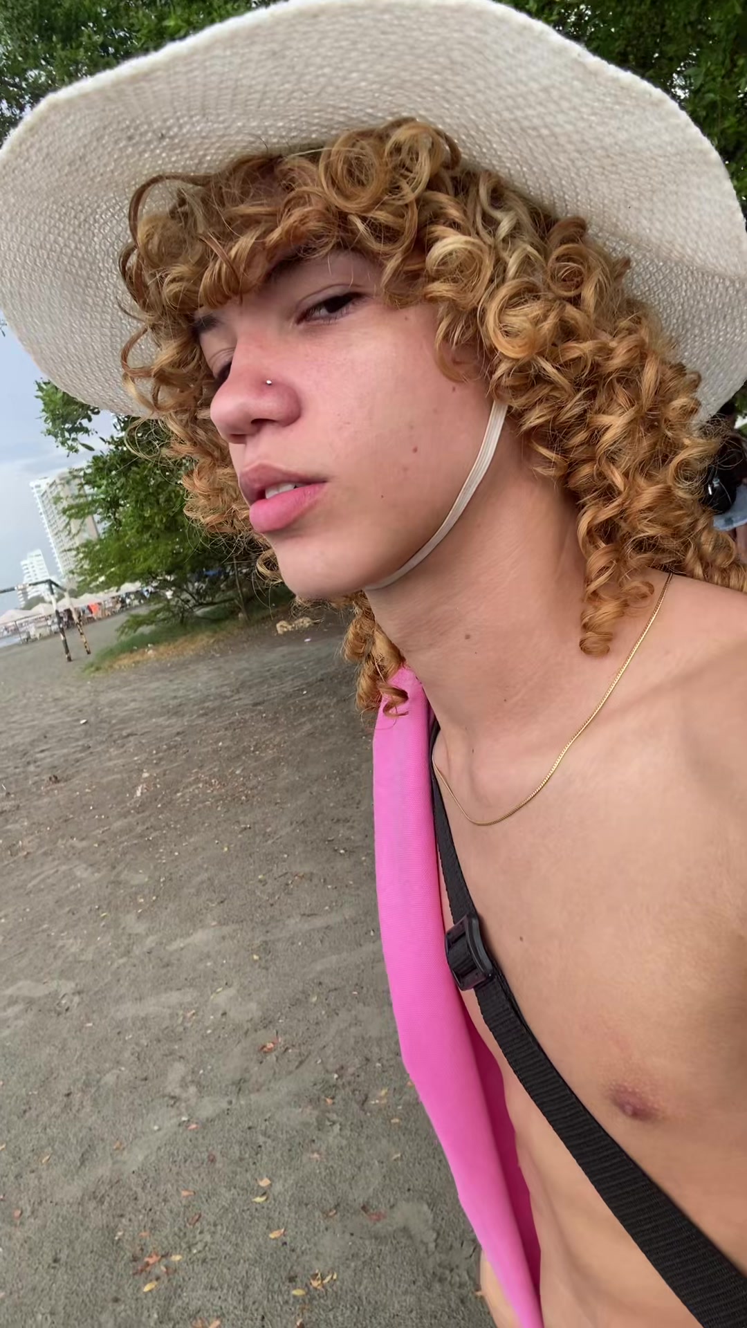 @𝖆𝖓𝖉𝖗𝖊𝖘 𝖙𝖊𝖈𝖈𝖆🧑🏼&zwj;🦱