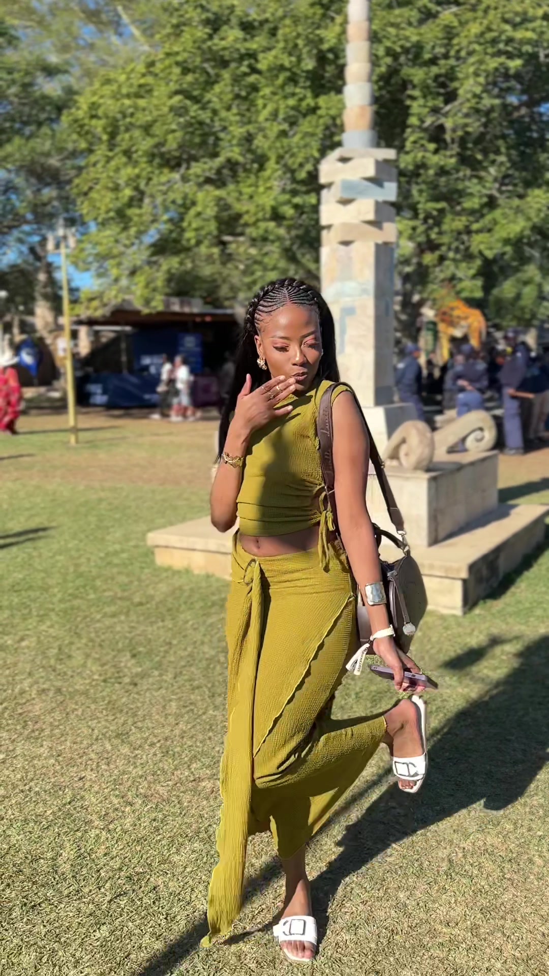 @nyonemnyama_02