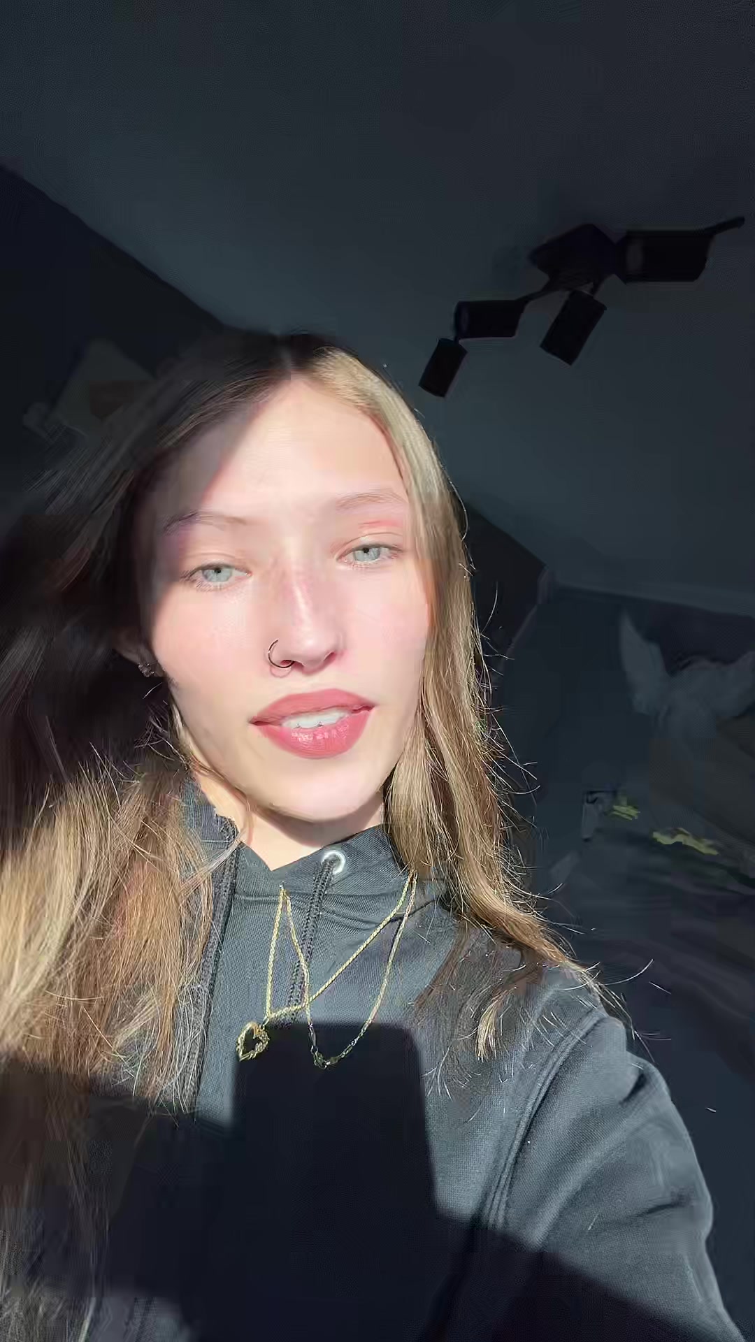 @shestooblunt
