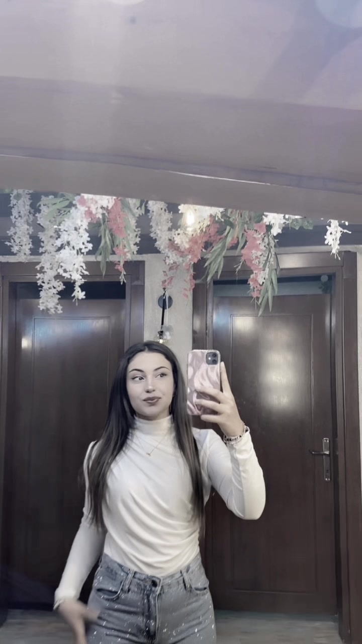 @cemreeq.0