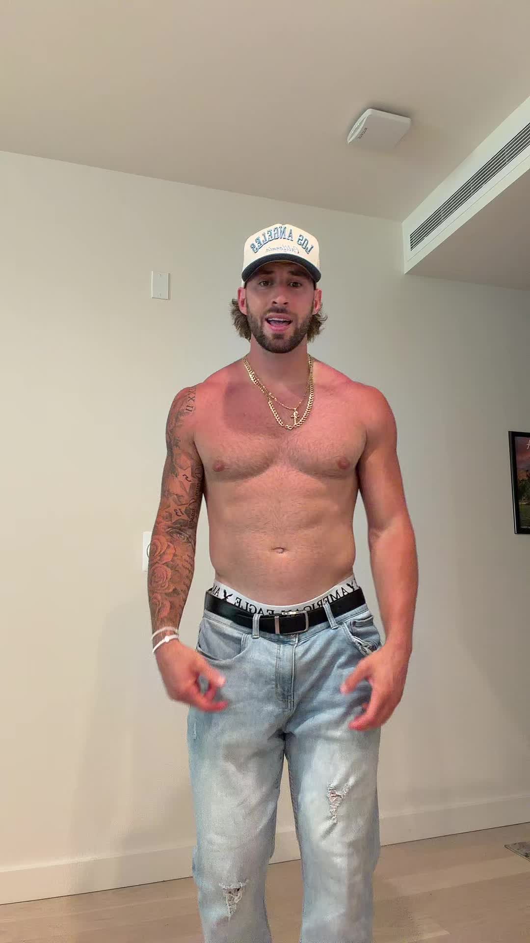 @Johnnie Biceps