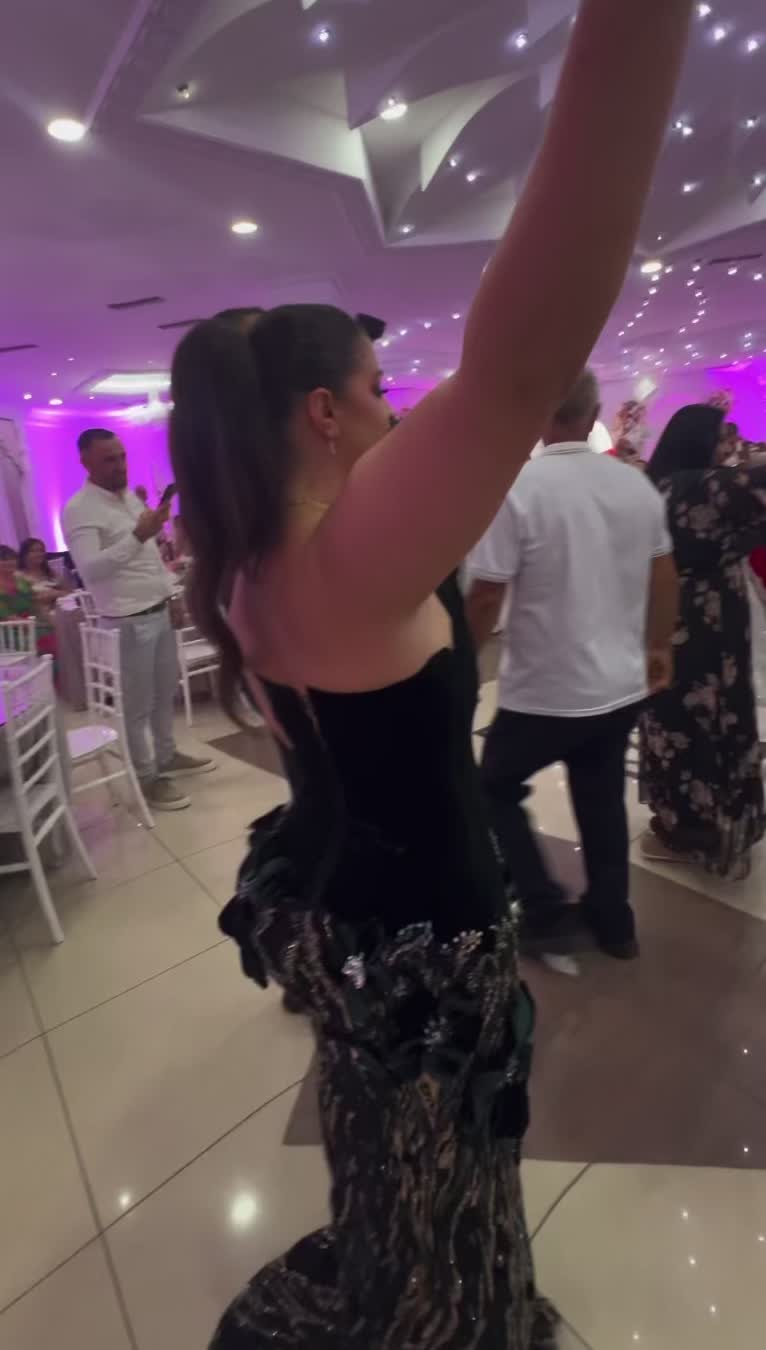 @Aurela_ela