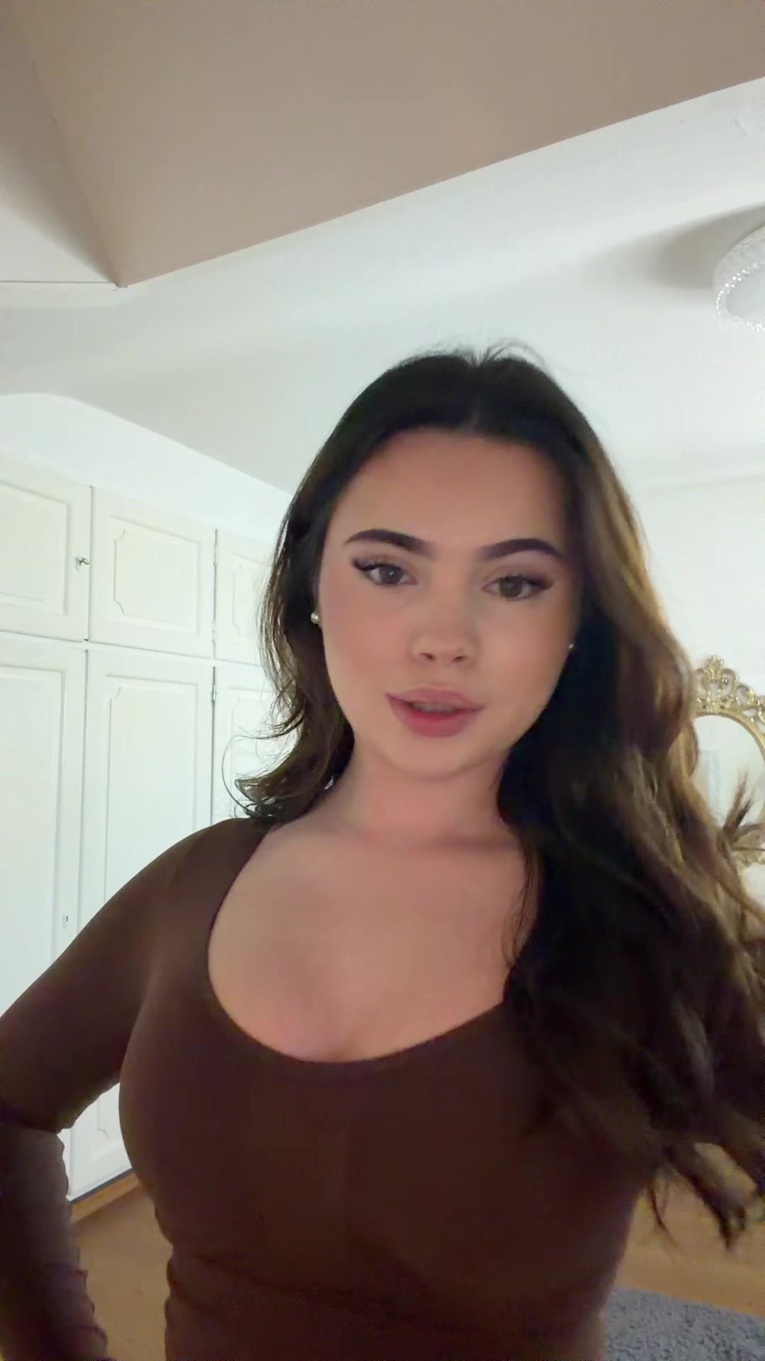 @𝐿𝑒𝑜𝑛𝑎🍓