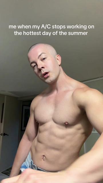 @Mike ๐ณ๏ธ๐ Gay Fitness Coach