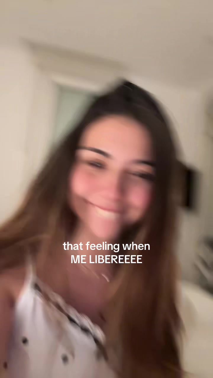 @adrianaleivaac