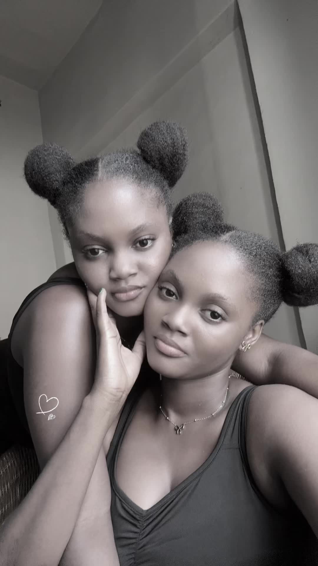 @Twins10👭😘